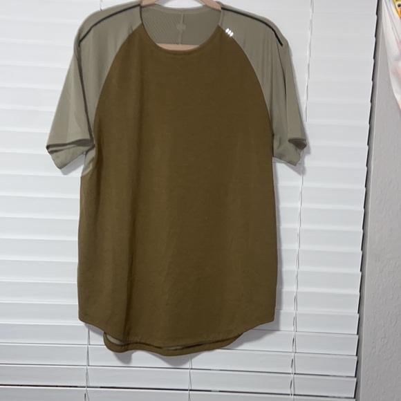 Men lululemon shirt - Picture 3 of 6